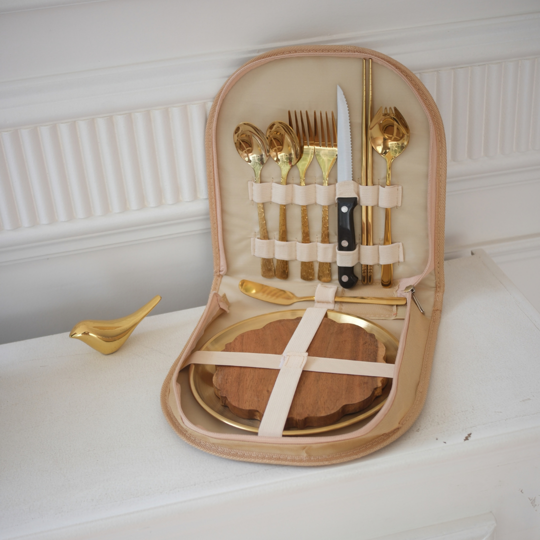 luxury-travel-cutlery-set-with-pvd-gold-stainless-steel-utensils-and-carrying-case.
